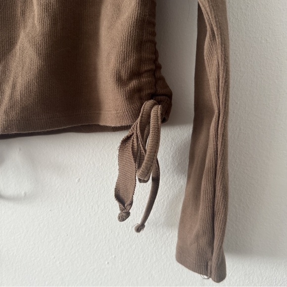 Pull & Bear Stretchy Long Sleeve Brown Crop Top Size Small - Picture 6 of 9